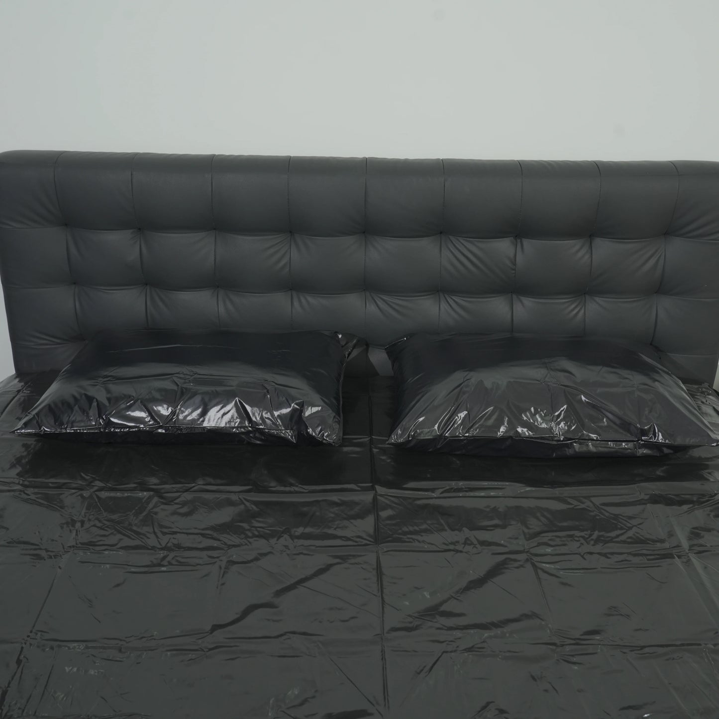 3pc bedding set - 1 bed sheet +2 PU pillowcases